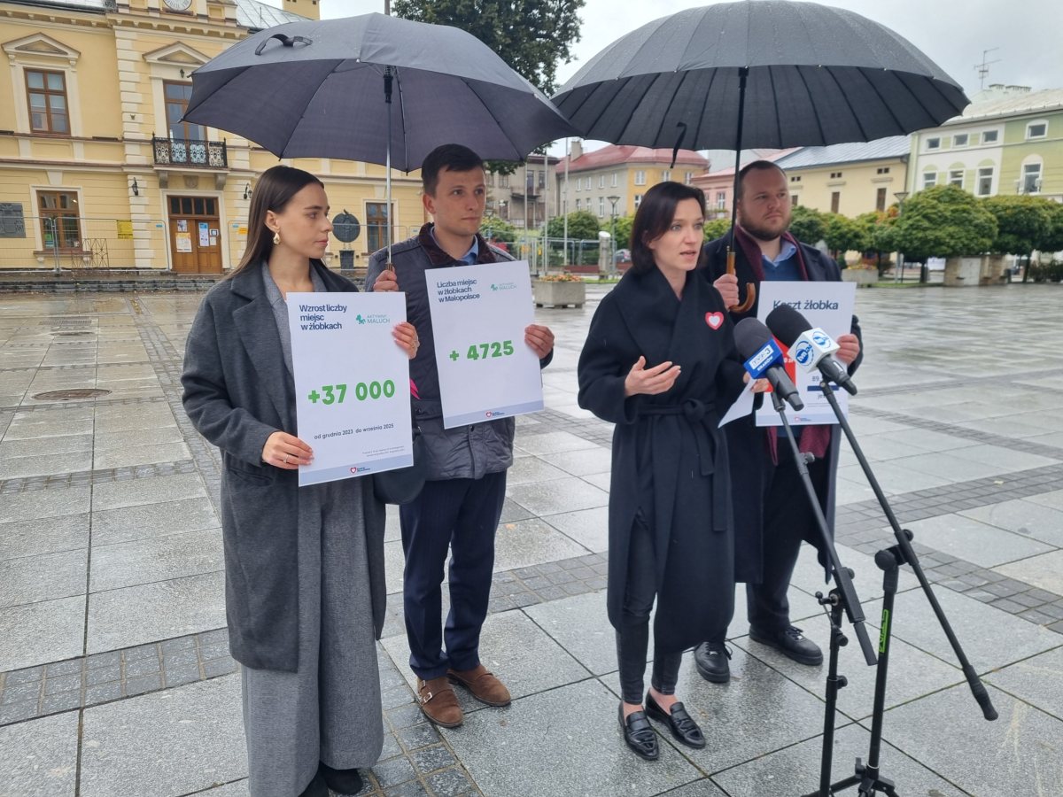 Na nowotarskim Rynku posłanka Weronika Smarduch podsumowała rok rządowego programu